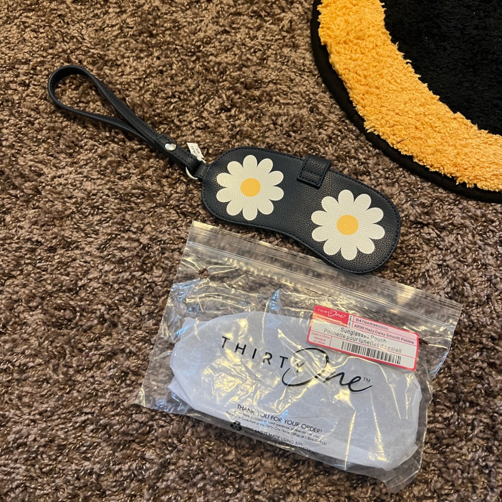 Thirty-One Daisy Sunglasses Pouch